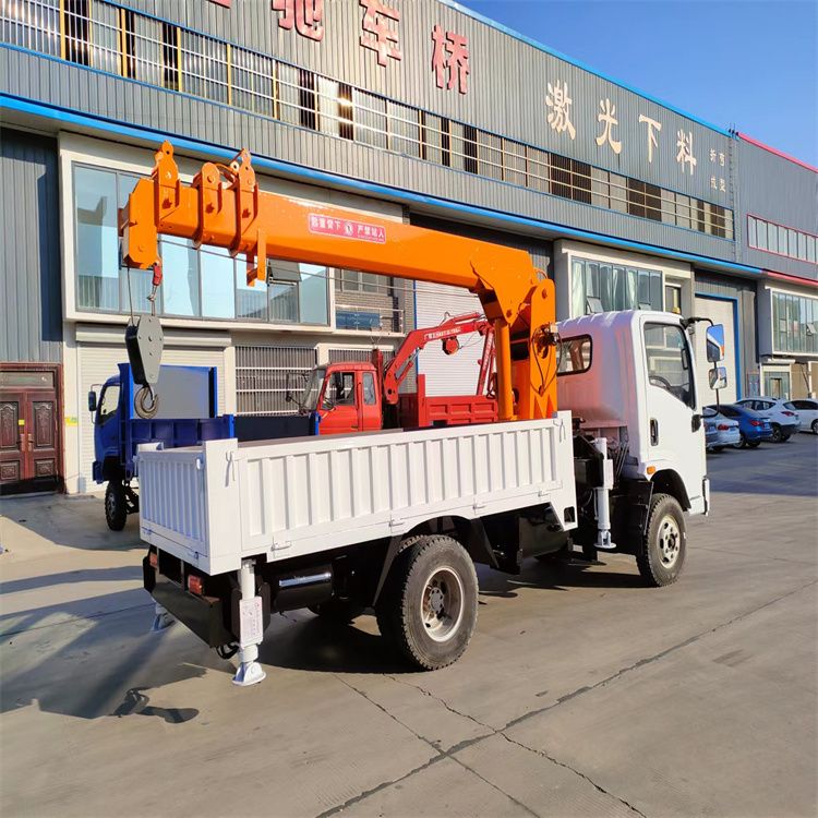 广灵县三轮随车吊定制 农用改装机自备吊中瑞长期出售